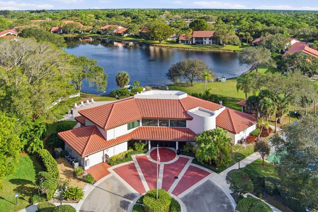 6100 SE Martinique Drive 201, Stuart, FL 34997