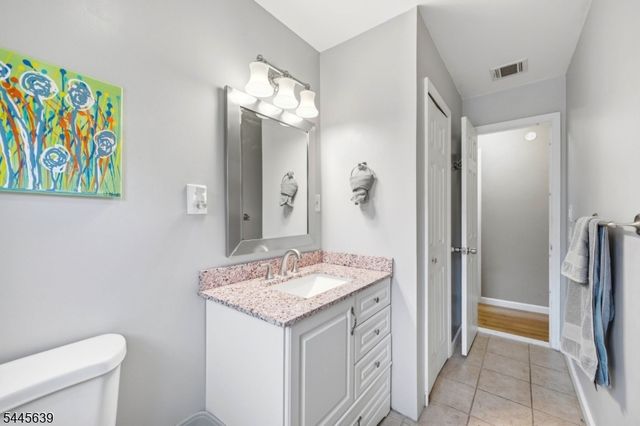 3 Seneca Trl, Jefferson Twp., NJ 07438