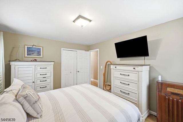 3 Seneca Trl, Jefferson Twp., NJ 07438
