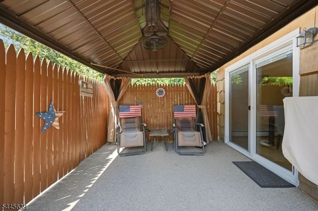 3 Seneca Trl, Jefferson Twp., NJ 07438