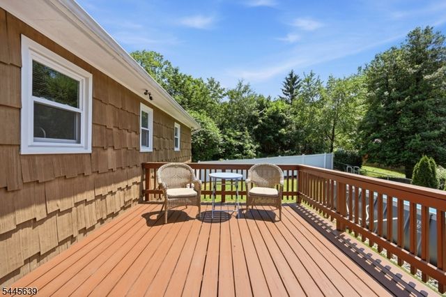 3 Seneca Trl, Jefferson Twp., NJ 07438