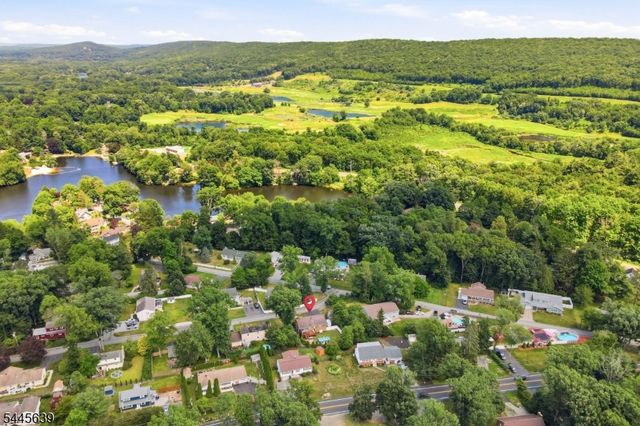 3 Seneca Trl, Jefferson Twp., NJ 07438