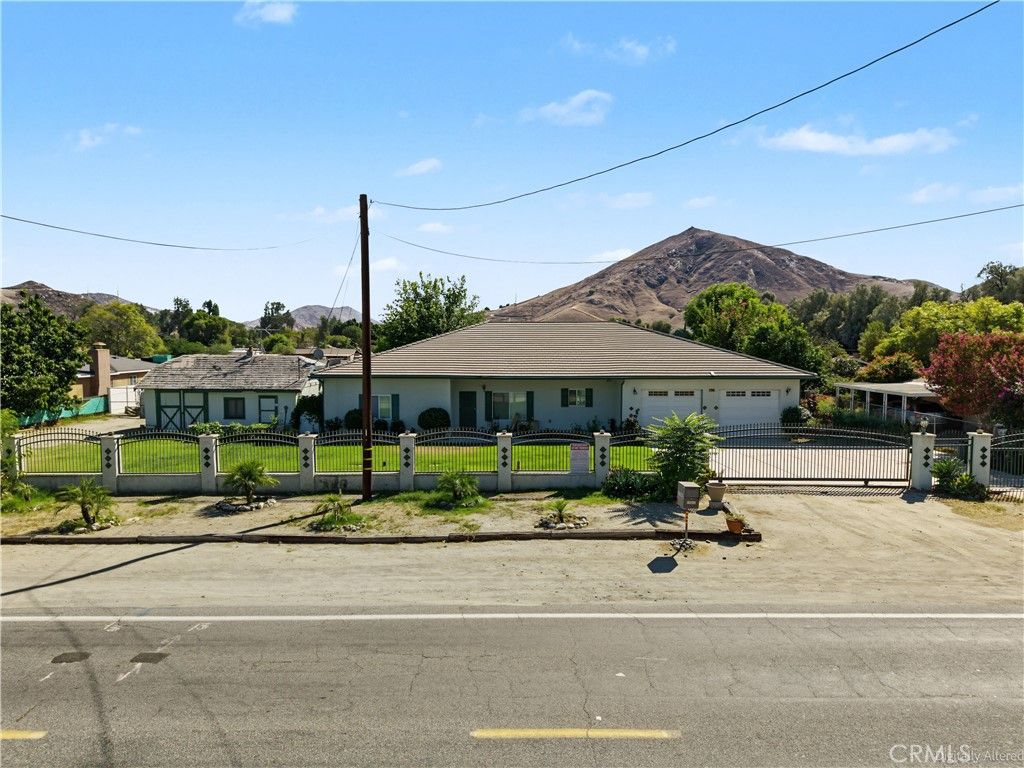 17643 Santa Ana, Bloomington, CA 92316 — exterior