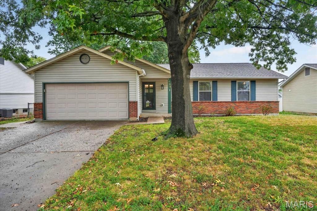 1688 Knightwood Lane, O'fallon, MO 63366