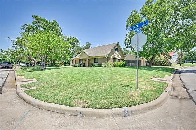 1401 Apache Street, Arlington, TX 76012