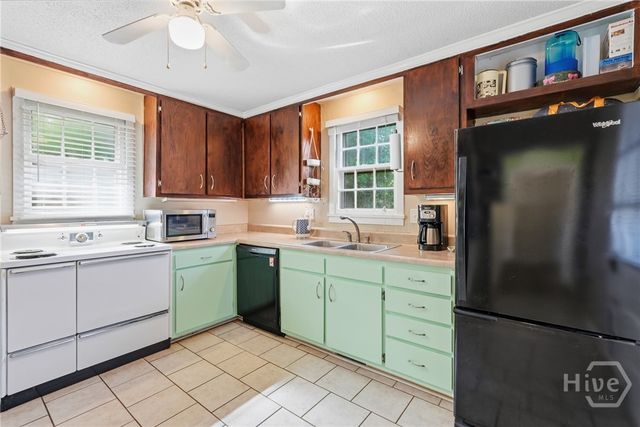 48 Pine Valley Road, Savannah, GA 31404