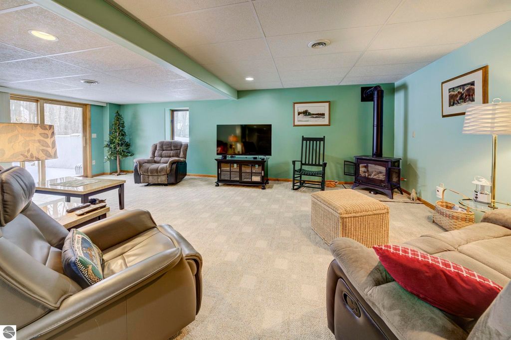 Image 25 of property listing at 4297 Ridge Run, Bellaire, MI 49615