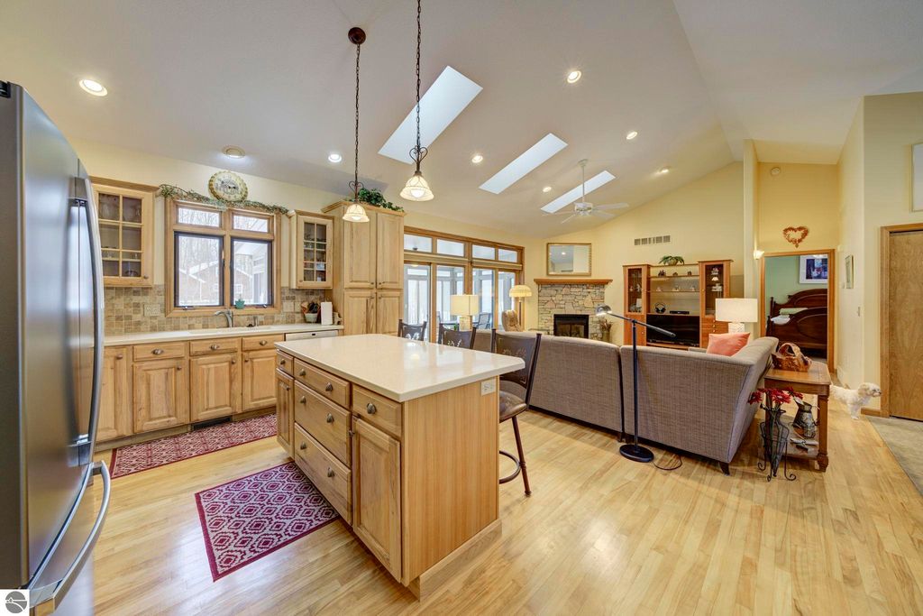 Image 8 of property listing at 4297 Ridge Run, Bellaire, MI 49615