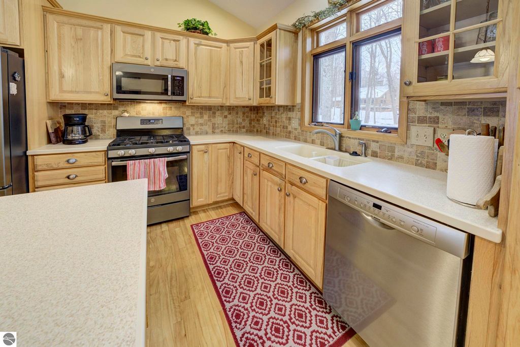 Image 9 of property listing at 4297 Ridge Run, Bellaire, MI 49615