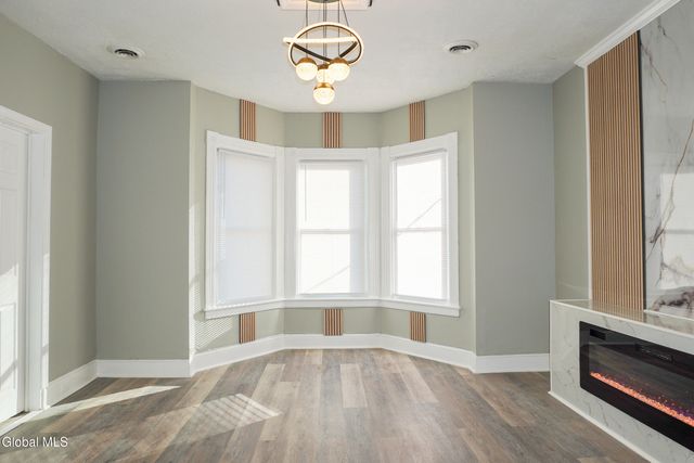 205 Victory Avenue, Schenectady, NY 12307