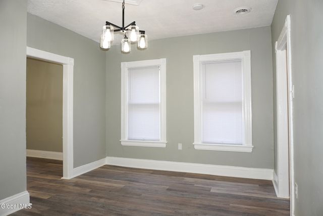 205 Victory Avenue, Schenectady, NY 12307