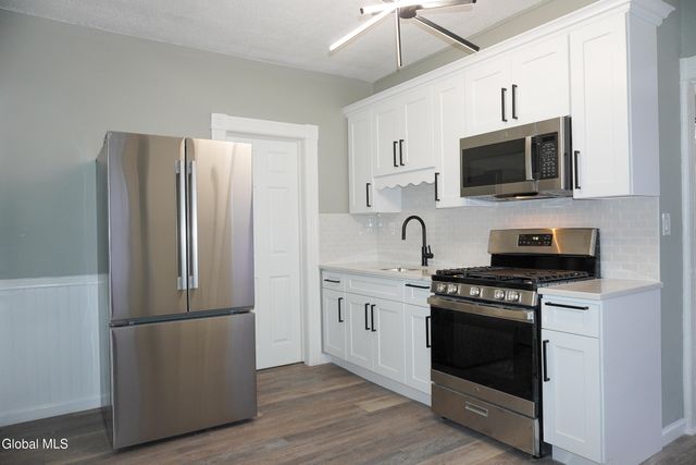205 Victory Avenue, Schenectady, NY 12307