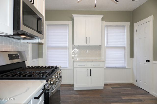205 Victory Avenue, Schenectady, NY 12307
