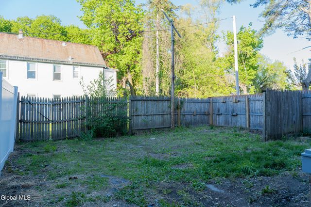 205 Victory Avenue, Schenectady, NY 12307