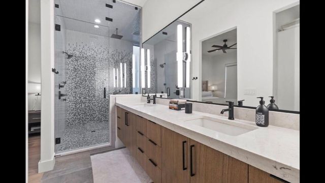 151 Applehead Island DR, Horseshoe Bay, TX 78657