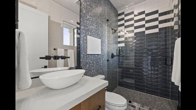 151 Applehead Island DR, Horseshoe Bay, TX 78657