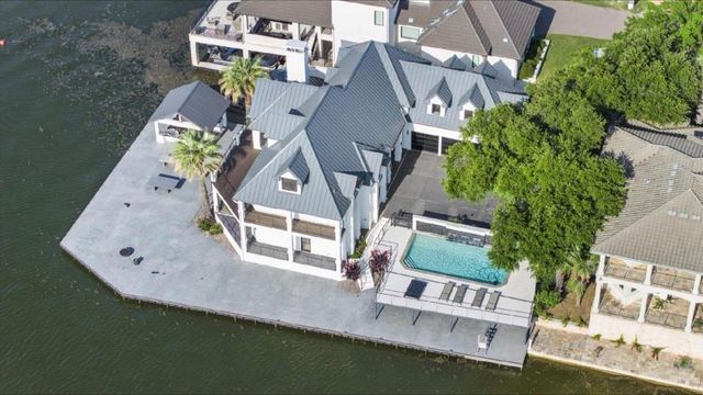 151 Applehead Island DR, Horseshoe Bay, TX 78657