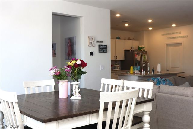 712 Icy Fjord Lane, Henderson, NV 89015