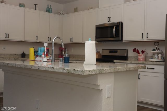 712 Icy Fjord Lane, Henderson, NV 89015