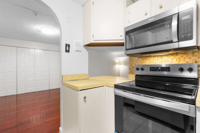 685 Oak St 17-1, Brockton, MA 02301
