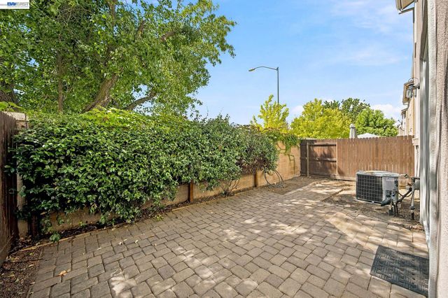 2401 Coffeeberry Road, West Sacramento, CA 95691
