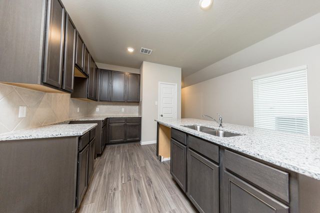 5122 Shelby Katherine Drive, Rosharon, TX 77583