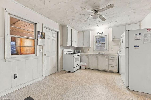 607 Walker Avenue, Graham, NC 27253