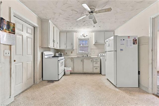 607 Walker Avenue, Graham, NC 27253
