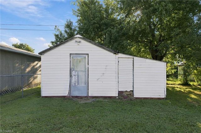 607 Walker Avenue, Graham, NC 27253