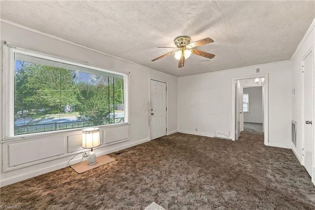 607 Walker Avenue, Graham, NC 27253