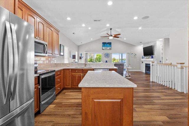 225 Lands End CIR, Union Hall, VA 24176