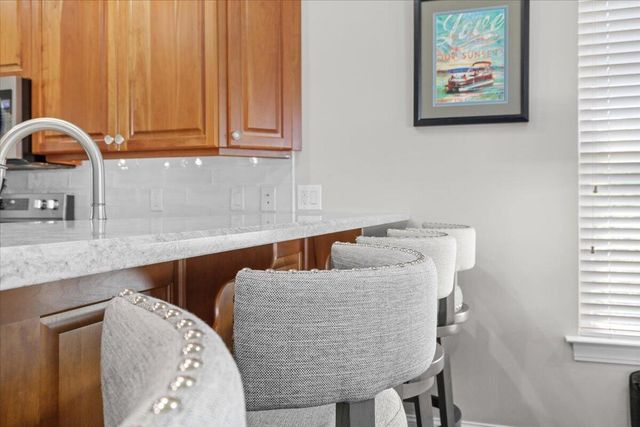 225 Lands End CIR, Union Hall, VA 24176