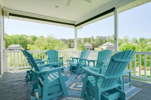225 Lands End CIR, Union Hall, VA 24176