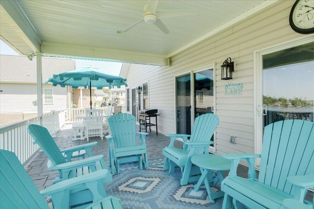 225 Lands End CIR, Union Hall, VA 24176