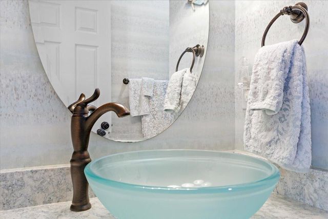 225 Lands End CIR, Union Hall, VA 24176