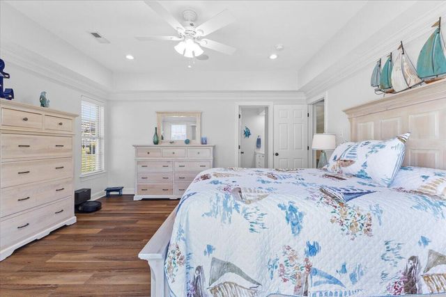 225 Lands End CIR, Union Hall, VA 24176