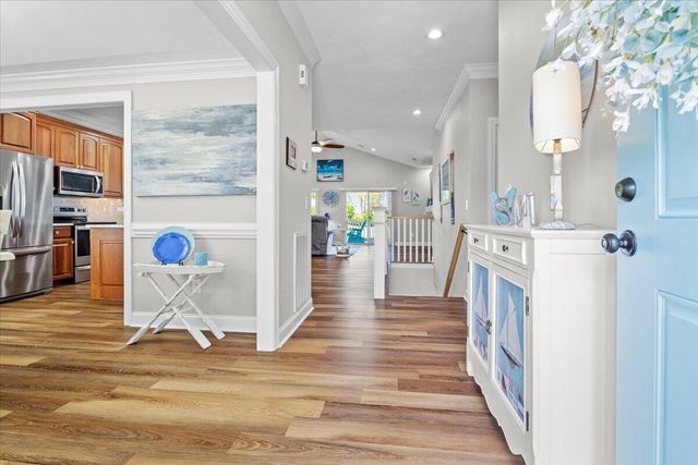 225 Lands End CIR, Union Hall, VA 24176