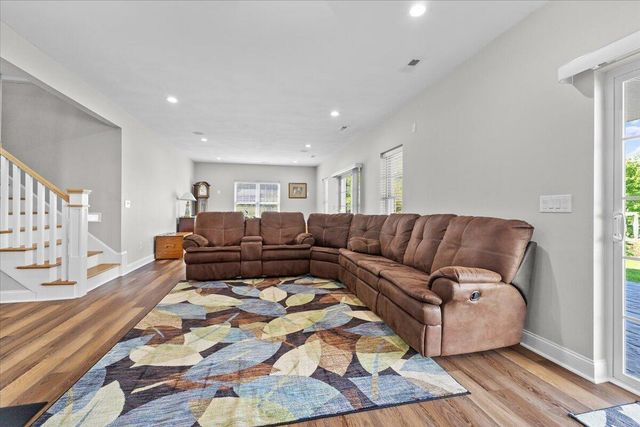 225 Lands End CIR, Union Hall, VA 24176