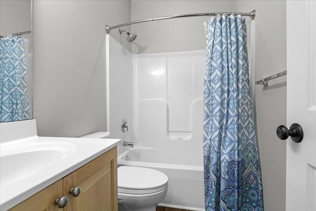 225 Lands End CIR, Union Hall, VA 24176