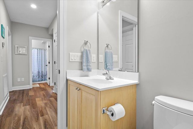 225 Lands End CIR, Union Hall, VA 24176