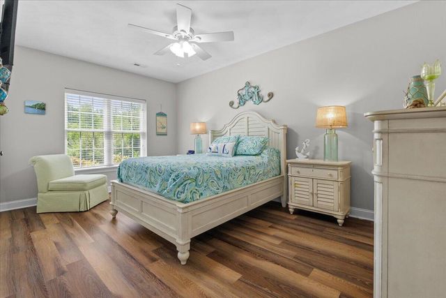 225 Lands End CIR, Union Hall, VA 24176