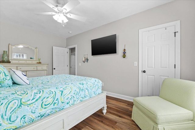 225 Lands End CIR, Union Hall, VA 24176