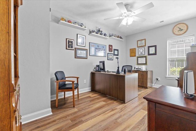 225 Lands End CIR, Union Hall, VA 24176