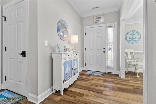 225 Lands End CIR, Union Hall, VA 24176