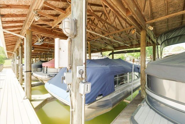 225 Lands End CIR, Union Hall, VA 24176