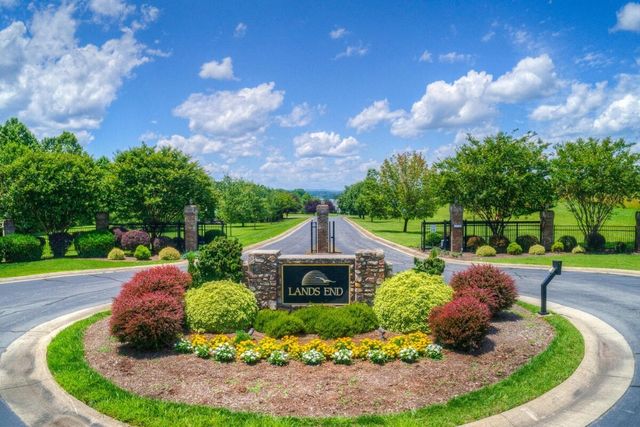 225 Lands End CIR, Union Hall, VA 24176