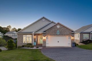 225 Lands End CIR, Union Hall, VA 24176