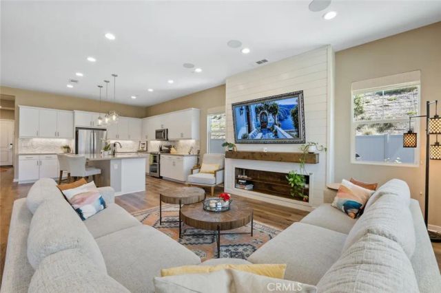 28816 Sedge Lane, Saugus, CA 91350