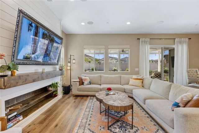 28816 Sedge Lane, Saugus, CA 91350