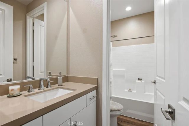 28816 Sedge Lane, Saugus, CA 91350